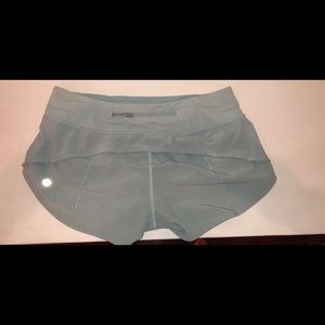 SPEED UP SHORTS (SHORT *2.5*) LULU LEMON SHORTS